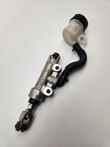 Rear Brake Master Cylinder Yamaha YZF-R3 YZF R3 15-18 1WD-F580E-00