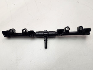 Fuel Rail Suzuki GSXS1000 GT 22-24 13473-17K00