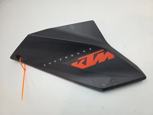RH Fuel Tank Spoiler KTM 1290 Super Duke R 14-16 61308051000CAB