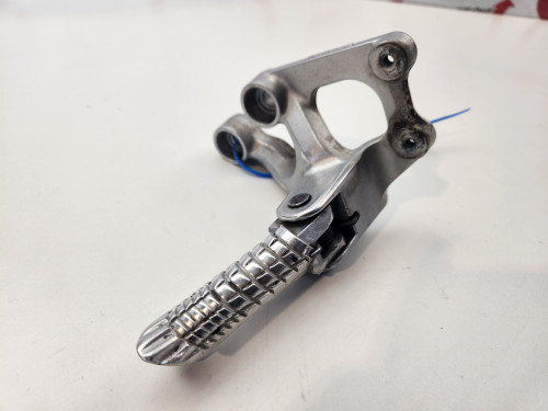 LH Foot Peg and Mount Suzuki GSXR600 GSXR750 06-10 43521-01H00