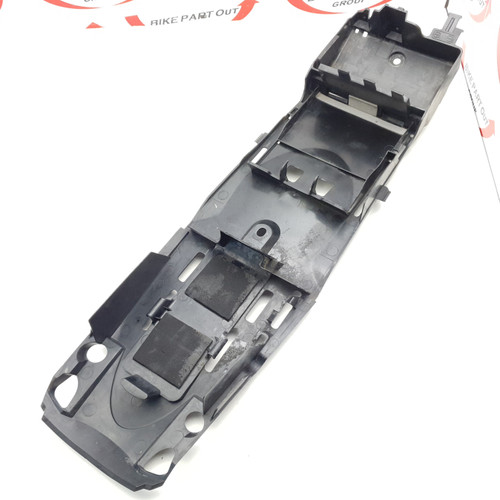 Rear Fender Under Seat Tray Suzuki GSXR1000 GSXR 1000 05-06 63111-41G01 Rear Fender Under Seat Tray Suzuki GSXR1000 GSXR 1000 05-06 63111-41G01