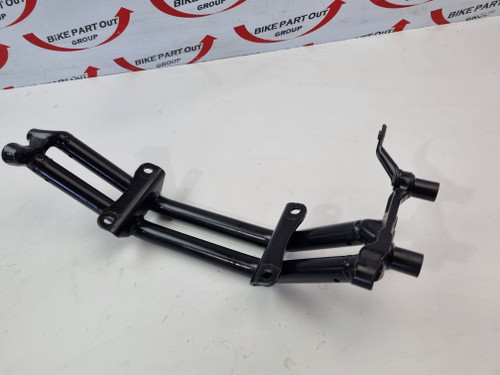 Foot Peg Rest Hanger Bracket Mount Triumph America Speedmaster EFI 08-16 T2085065