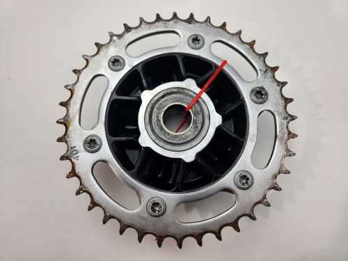 Rear Sprocket Cush Drive 40T KTM690 Duke Husqvarna Vitpilen Svart 701 7601005004433 Rear Sprocket Cush Drive 40T KTM690 Duke Husqvarna Vitpilen Svart 701 7601005004433