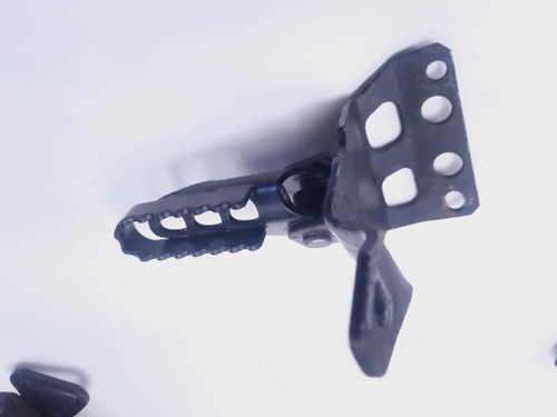 RH foot peg and mount BMW F650 GS 00-10 G650 GS 08-15 46717650294 