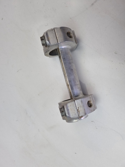 Handle bar clamps KTM525 KTM450 KTM400 KTM520 KTM300 KTM250 00-11 KTM 640 Enduro 03-04 5900103920001S Handle bar clamps KTM525 KTM450 KTM400 KTM520 KTM300 KTM250 00-11 KTM 640 Enduro 03-04 5900103920001S