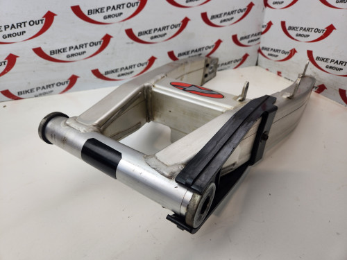 Swingarm Yamaha FZ1 FZ FZS1000 Fazer 01-05 5LV-22110-00 Swingarm Yamaha FZ1 FZ FZS1000 Fazer 01-05 5LV-22110-00