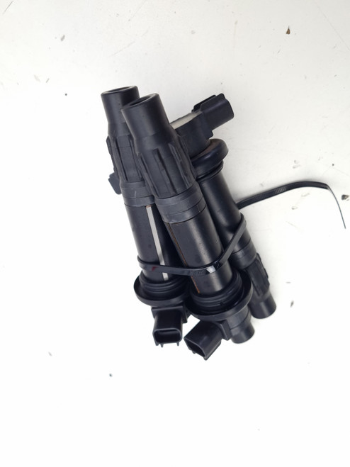 Spark plug Ignition coil x 4 Yamaha YZF-R1 R1 07-08 4C8-82310-00 Spark plug Ignition coil x 4 Yamaha YZF-R1 R1 07-08 4C8-82310-00