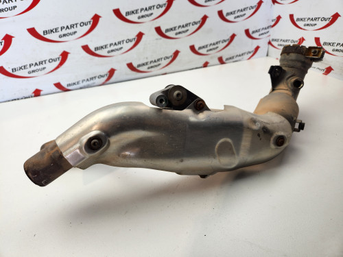 Exhaust mid pipe cat Yamaha YZF-R1 R1 07-08 4C8-14740-00 Exhaust mid pipe cat Yamaha YZF-R1 R1 07-08 4C8-14740-00