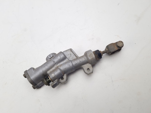 OEM Rear brake master cylinder Yamaha YZ250F YZF250 YZ250 05-08 YZ450F 05-08 WR450F WR250F 07-08 OEM Rear brake master cylinder Yamaha YZ250F YZF250 YZ250 05-08 YZ450F 05-08 WR450F WR250F 07-08