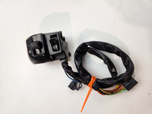 RH switch start stop Suzuki Bandit GSF1200 S 03-05 GSXR600 2003 37200-27E51 RH switch start stop Suzuki Bandit GSF1200 S 03-05 GSXR600 2003 37200-27E51