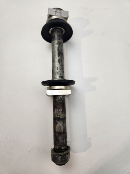 Rear axle Yamaha WR426 F WRF426 WR400 YZ250F YZ426 YZ400 YZ250 YZ125 WRF450 YZ450 99-04 5ET-25381-00 Rear axle Yamaha WR426 F WRF426 WR400 YZ250F YZ426 YZ400 YZ250 YZ125 WRF450 YZ450 99-04 5ET-25381-00
