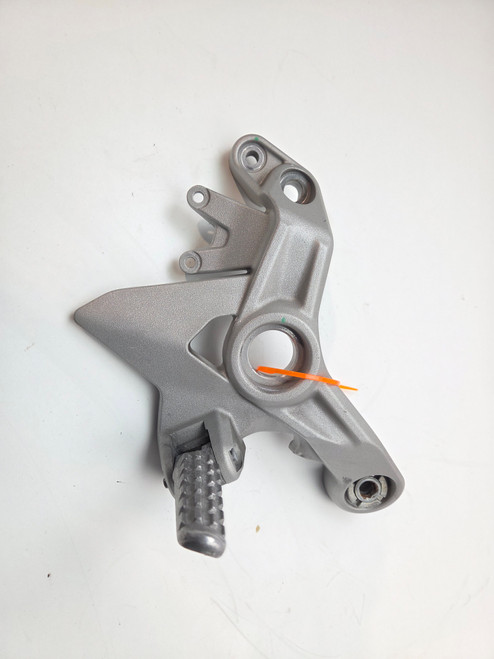 RH Footpeg and mount bracket Ducati Supersport 939 S 950 46510961A 82413263BA