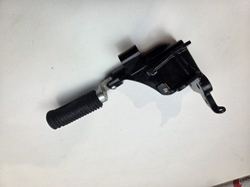 LH Forward control foot peg stand mount Harley Davidson Softail Standard Breakout Fat boy 07-17