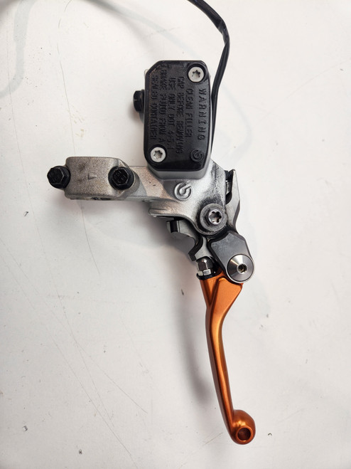 Front brake master cylinder KTM250 KTM350 KTM300 KTM450 KTM500 EXC-F EXC 14-22 77713001144 Front brake master cylinder KTM250 KTM350 KTM300 KTM450 KTM500 EXC-F EXC 14-22 77713001144