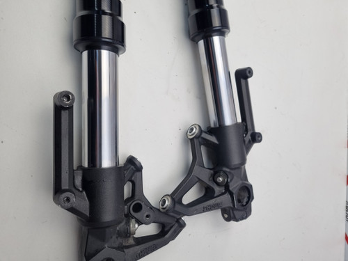 Front forks Kawasaki Z1000 ZR1000 10-13 44071-0758-30R - Bike Part Out
