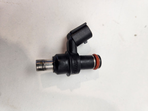 Fuel injector  Husqvarna 701 17-23 KTM 690 Duke ORANGE 12-16 SMC Enduro R 14-24 690 Duke black 12-14 76041023044