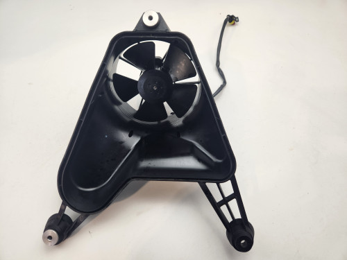 Fan  Ducati Streetfighter V2 22-25 Panigale 899 959 1199 1299 V2 15-25 8292A342A 8292A343A
