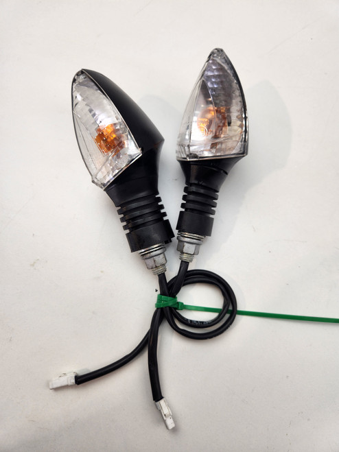 Blinker pair front rear KTM690 Duke SMC KTM 990 Supermoto Adventure 60114025000 Blinker pair front rear KTM690 Duke SMC KTM 990 Supermoto Adventure 60114025000