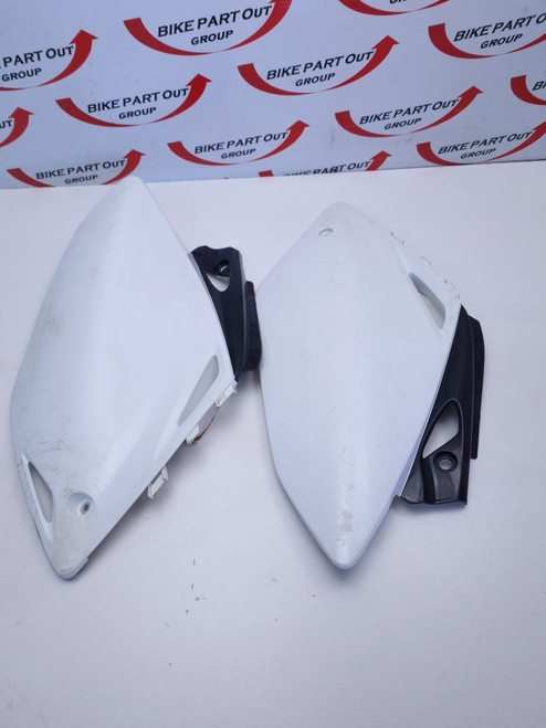 Side cover pair Honda CRF450 R 05-08 83610-MEN-731 Side cover pair Honda CRF450 R 05-08 83610-MEN-731