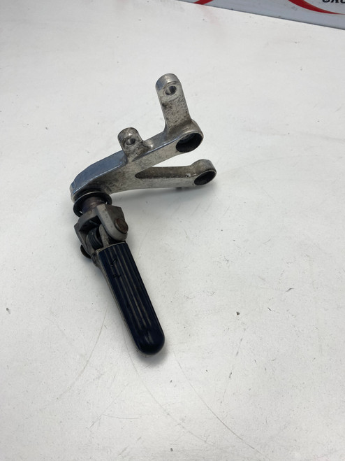 RH Foot peg Honda CBR900 RR CBR954 Fireblade 02-03 50600-MCJ-750