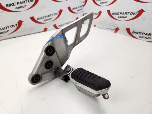 LH Foot peg and mount bracket Suzuki Bandit GSX1250 GSF1250 GSX6560F 43521-38G00