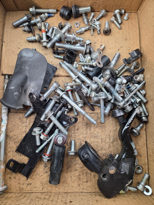 Chassis bolts and bits Harley Davidson M8 Softail 107 114 18-23 