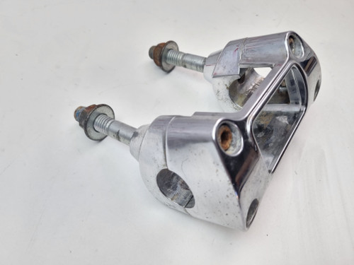 Bar clamps risers Harley Davidson M8 Softail Standard 55900273 Bar clamps risers Harley Davidson M8 Softail Standard 55900273