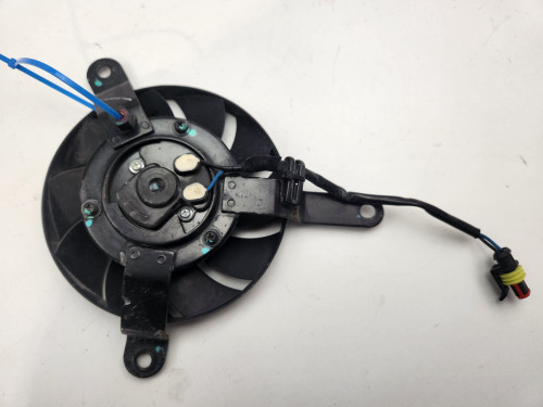 ファン LH radiator fan Ducati Monster 821 1200 Supersport 950 939