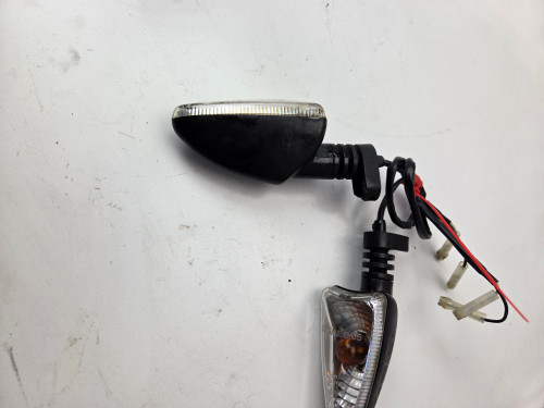 Front rear blinker pair Triumph Street Triple S 660 765 R RS 675 Daytona T2701036