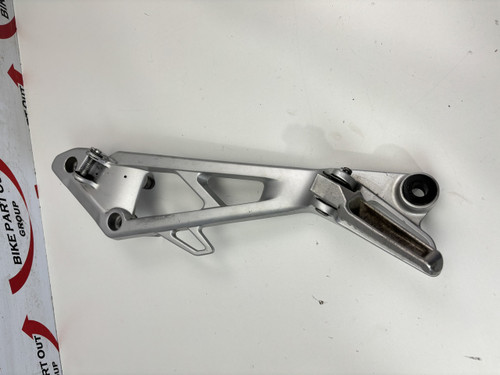 RH foot pegs and mount Honda CB1100 10-11 50650-MGC-000