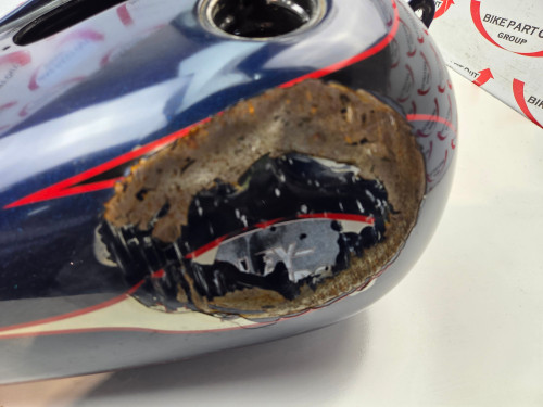 Fuel Petrol tank damage Harley Davidson Dyna 10-17 61593-10 - Bike