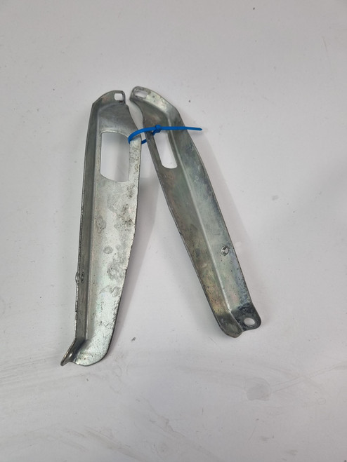 Fairing support bracket LH RH  Harley Davidson tourer  96-13 58938-96C