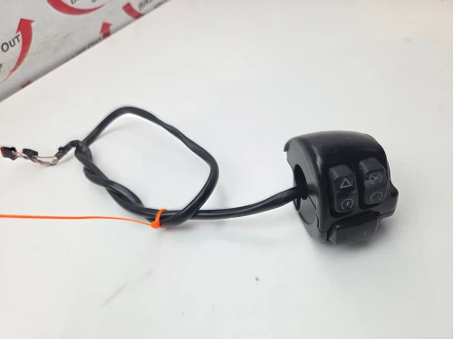 RH Switch start stop CAN BUS 4 pin Harley Davidson Softail 16-17 Dyna 2016 Sportster XL 16-21 71500297