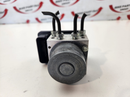 ABS Control Unit Pump Suzuki GSXS1000 16-19 55610-04K00 ABS Control Unit Pump Suzuki GSXS1000 16-19 55610-04K00