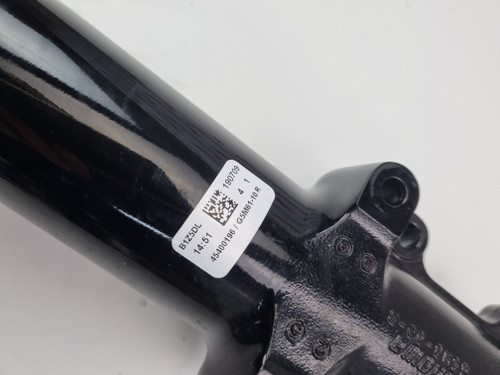 RH Fork Harley Davidson M8 Tourer 18-24 45400196 - Bike Part Out