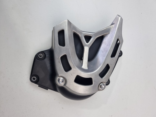 Front sprocket cover inner outer Triumph Scrambler 1200 XE XC T1264041 Front sprocket cover inner outer Triumph Scrambler 1200 XE XC T1264041