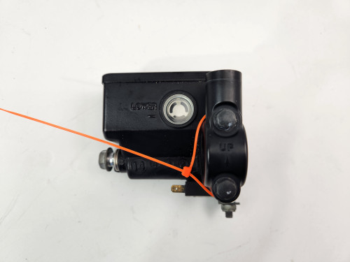Front Brake Master Cylinder Suzuki DL650 12-16 DL1000 14-16 DL650 12-16 1050 21-23 59600-10G30 Front Brake Master Cylinder Suzuki DL650 12-16 DL1000 14-16 DL650 12-16 1050 21-23 59600-10G30