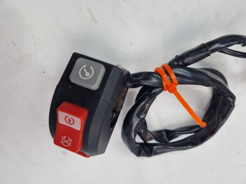 RH Switch stop start KTM 1290 Super Adventure R 17-19 1290 Super Duke GT 19-21 61411174100 RH Switch stop start KTM 1290 Super Adventure R 17-19 1290 Super Duke GT 19-21 61411174100