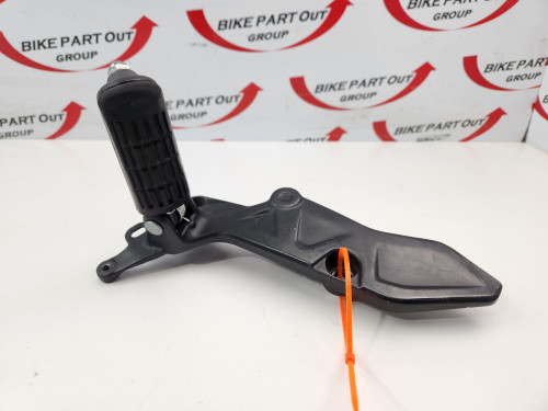 RH Foot Peg Bracket Mount Honda VFR1200X Crosstourer 12-16 50600-MGH-640 RH Foot Peg Bracket Mount Honda VFR1200X Crosstourer 12-16 50600-MGH-640