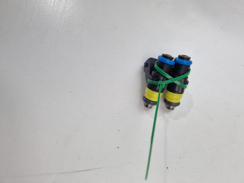 Secondary fuel injector pair Ducati Streetfighter V2 V4 Panigale 28040471B Secondary fuel injector pair Ducati Streetfighter V2 V4 Panigale 28040471B