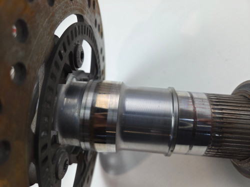 Rear Axle Triumph Speed Triple 1200 RR RS T2011074 Rear Axle Triumph Speed Triple 1200 RR RS T2011074