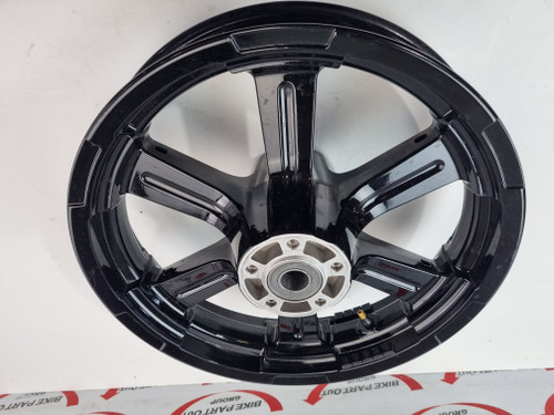 Rear wheel 16x3 6 spoke Harley Davidson M8 Softail Street Bob 40900920 Rear wheel 16x3 6 spoke Harley Davidson M8 Softail Street Bob 40900920
