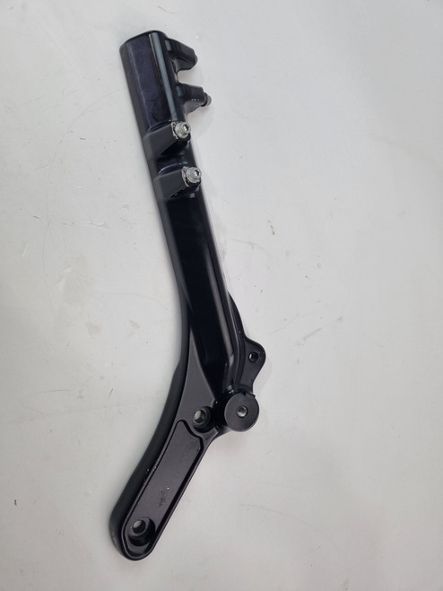 Exhaust muffler mount bracket Harley Davidson M8 Softail Street bob low rider 21-24 65500109