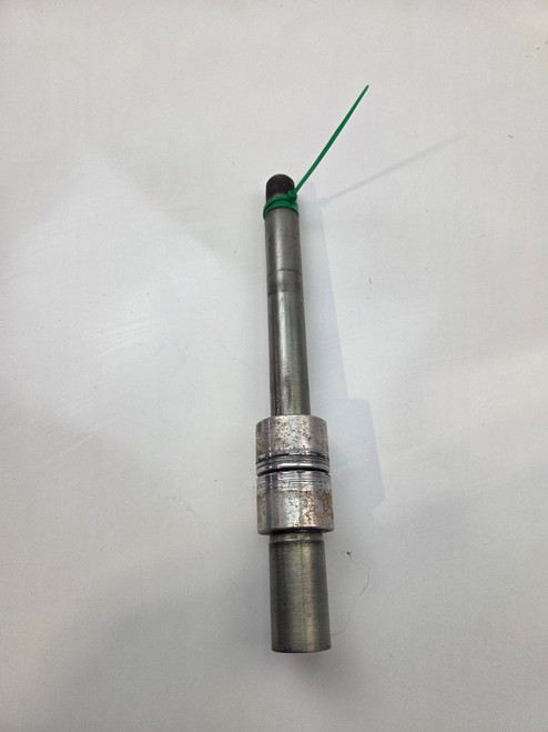 Front axle  Triumph Tiger 800 XC 800XC 800 XCX XCA XR T2000650