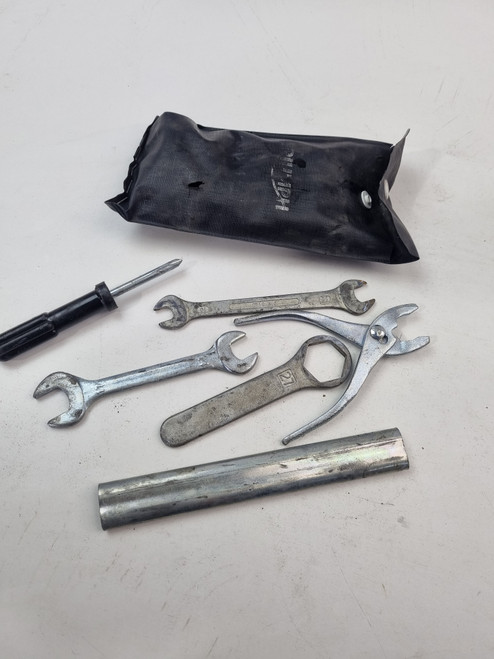 Tool kit Triumph Tiger 800 XC XCx XCA XR XRT XRx 1050 T2301444 Tool kit Triumph Tiger 800 XC XCx XCA XR XRT XRx 1050 T2301444