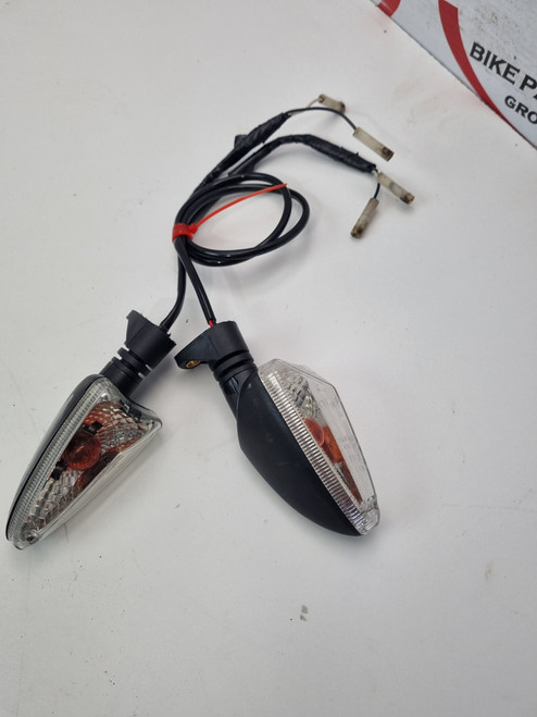 Front rear blinker pair Triumph Tiger 800 XC XCx XCA XR XRT XRx 1050 11-17 T2701036 Front rear blinker pair Triumph Tiger 800 XC XCx XCA XR XRT XRx 1050 11-17 T2701036