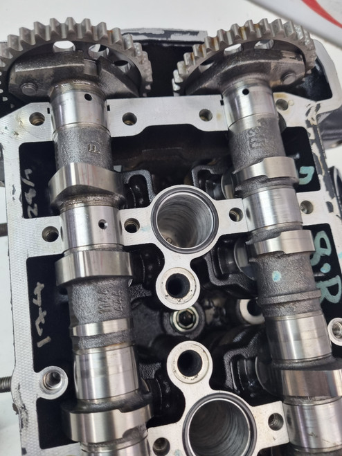 写真 Cylinder head cam valves Triumph Tiger 800 XCx XR XRT XCA XRx 15