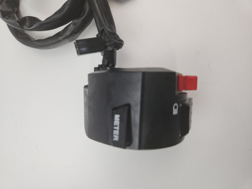 LH Switch Suzuki DL650 V Strom 12-15 37400-11J00 LH Switch Suzuki DL650 V Strom 12-15 37400-11J00