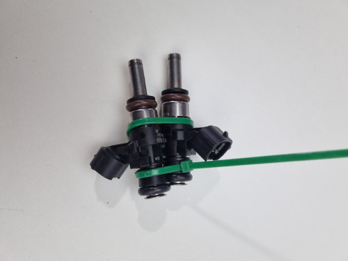 OEM Fuel injector pair Ducati Multistrada 1260 1200 Diavel 16-22 28040431A