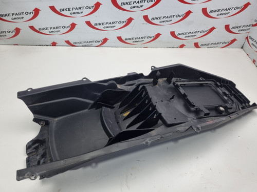Under seat tray Moto Guzzi V85 TT 19-22 2B005442 Under seat tray Moto Guzzi V85 TT 19-22 2B005442